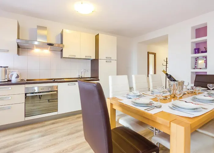 Beautiful Home In Medveja