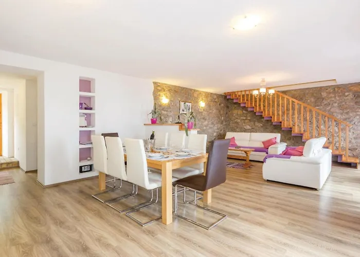 Beautiful Home In Medveja Vikendica