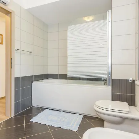 度假居 Cozy In With Outdoor Swimming Pool *