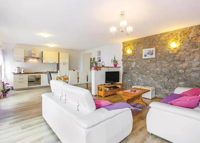 Beautiful In מדביה